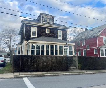 132 Gibbs Avenue 1, Newport, RI 02840, USA