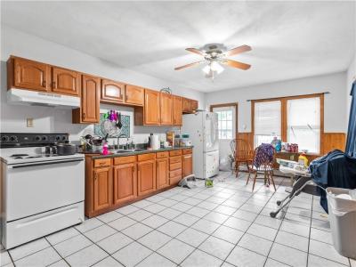 144 Railroad Street, Lincoln, Rhode Island 02838, Estados Unidos