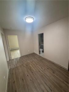 23 Starr Street D, Johnston, 罗得岛 02919, 美国