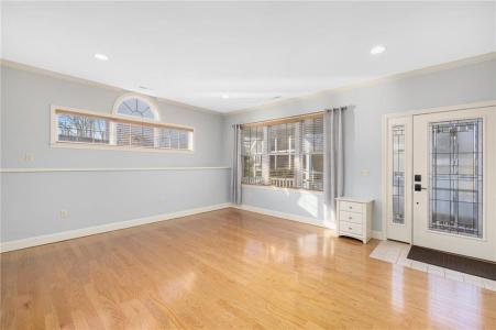 29 Fairview Avenue B, West Warwick, Rhode Island 02893, Amerika Birleşik Devletleri