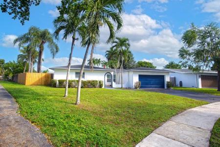 7841 NW 46th St, Lauderhill, Florida 33351