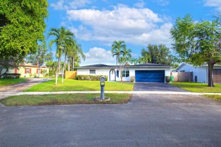 7841 NW 46th St, Lauderhill, Florida 33351