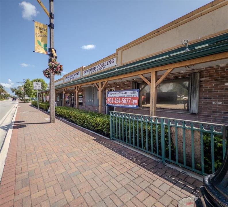 4480 SW 64th Ave, Davie, Florida 33314