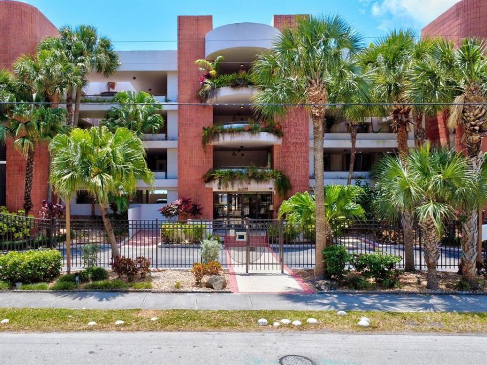 2300 Diana 203, Hallandale Beach, Florida 33009, Estados Unidos