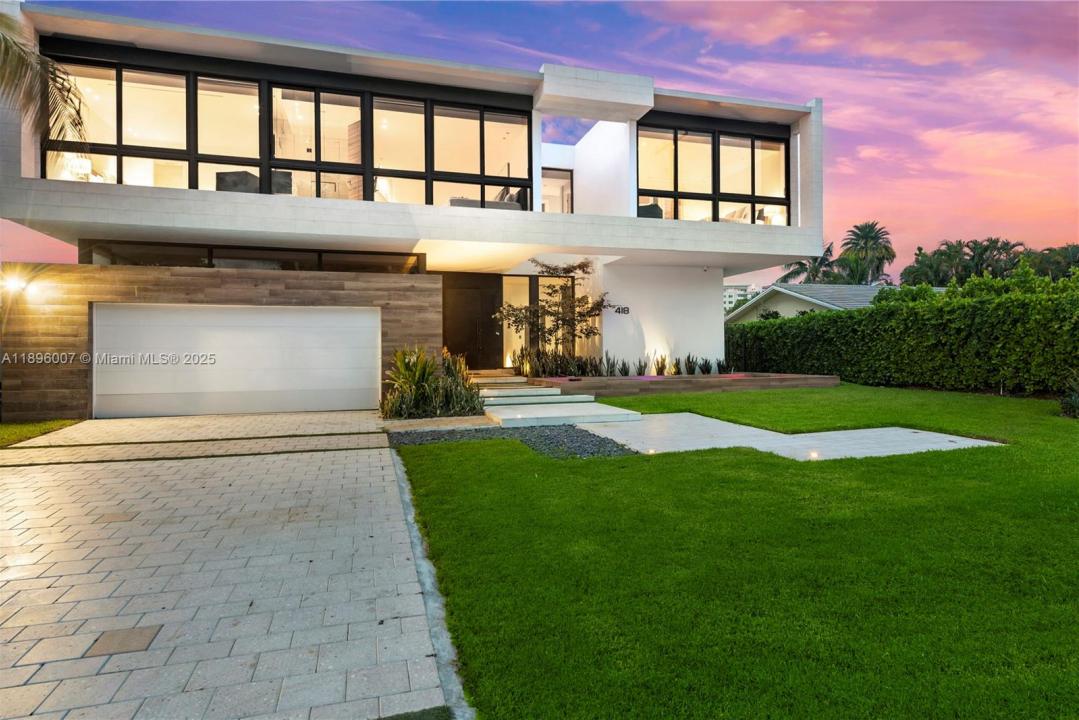 418 Sunset Dr, Hallandale Beach, Florida 33009