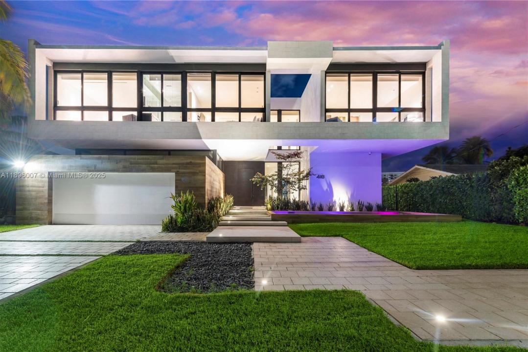 418 Sunset Dr, Hallandale Beach, Florida 33009