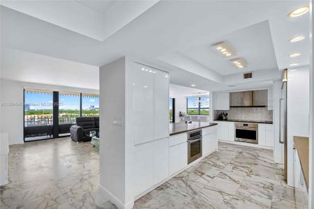 2 Grove Isle Dr B1210, Miami, Florida 33133, USA