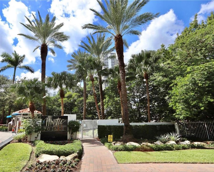 3575 Mystic Pointe Dr, Aventura, Florida 33180