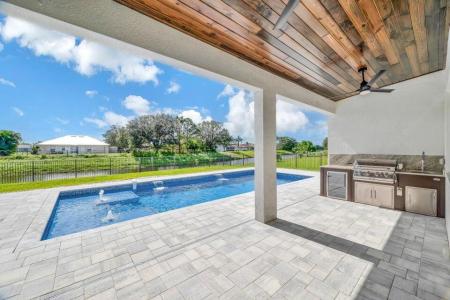 912 SW Bellevue Avenue, Port Saint Lucie, Florida 34953