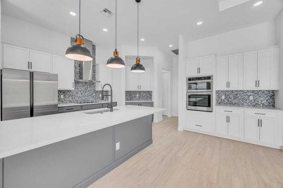 912 SW Bellevue Avenue, Port Saint Lucie, Florida 34953