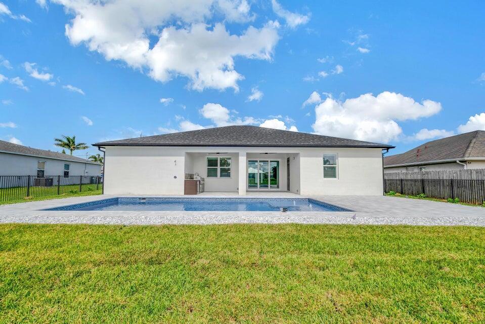 912 SW Bellevue Avenue, Port Saint Lucie, Florida 34953