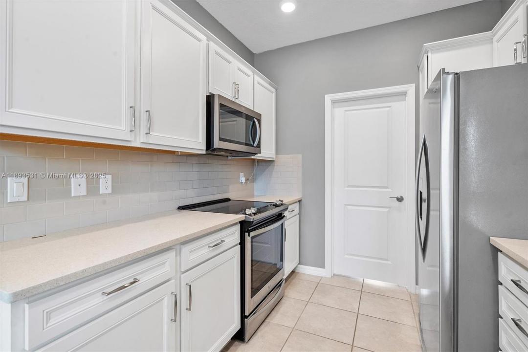 1240 Eucalyptus Dr 1, Hollywood, フロリダ 33021, アメリカ合衆国