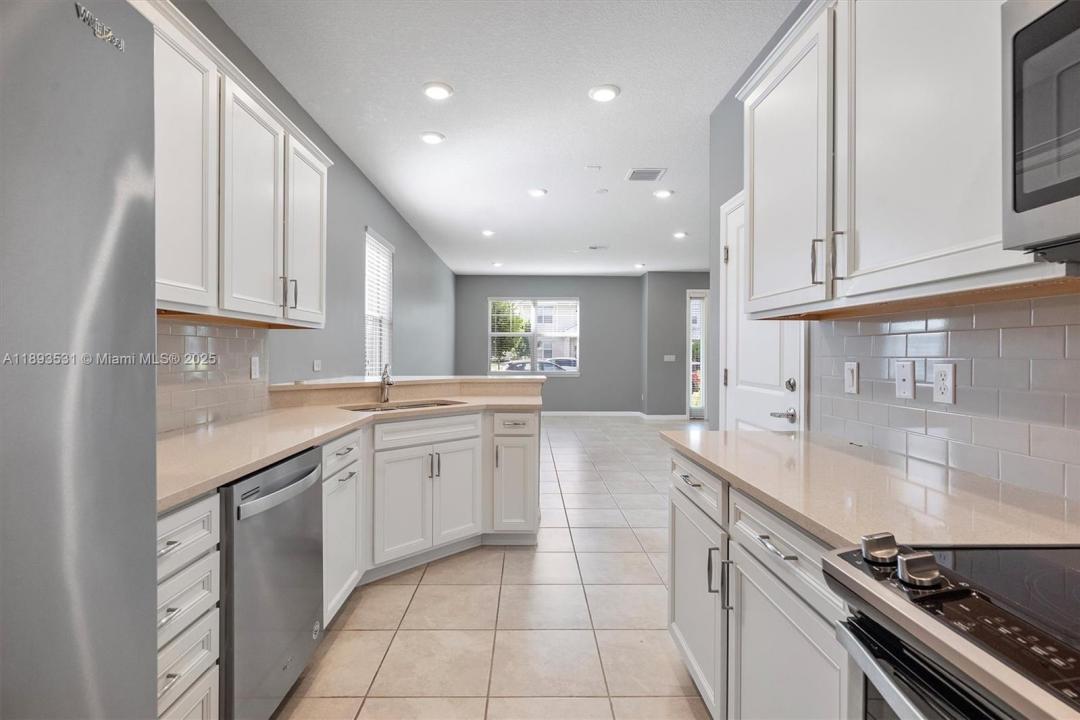 1240 Eucalyptus Dr 1, Hollywood, フロリダ 33021, アメリカ合衆国