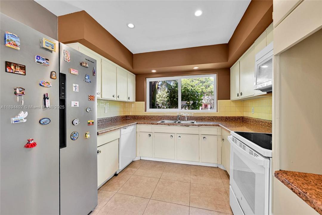 2750 SE 3rd St, Pompano Beach, Florida 33062