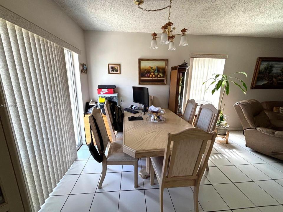 2138 SW 6th St 201, Miami, Floride 33135, États-Unis