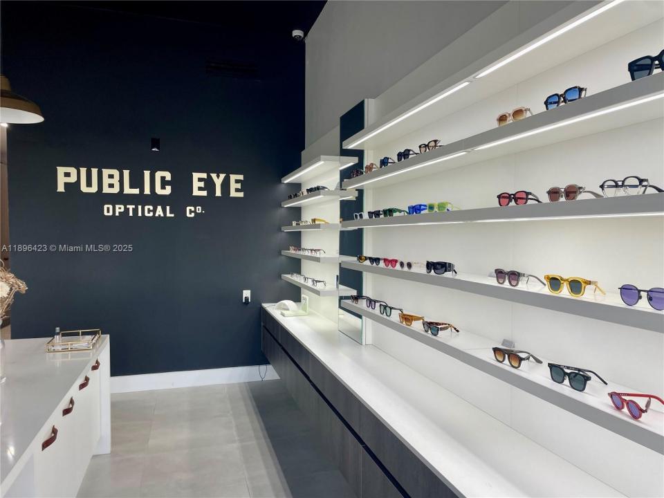 536 SW 12th Ave, Miami, Florida 33130, USA