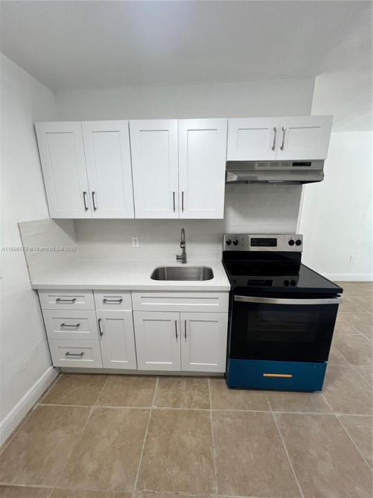 2588 NE 182nd Ter F, North Miami Beach, فلوريدا 33160, الولايات المتحدة