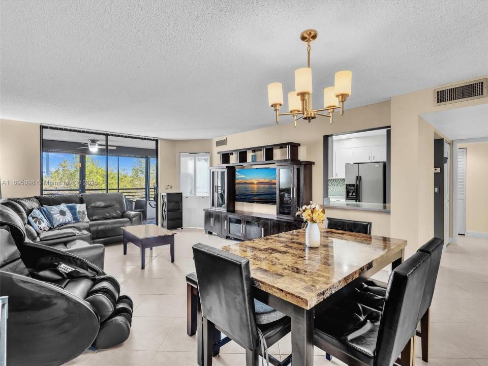 1400 Sheridan St 24J, Hollywood, Floryda 33020, USA