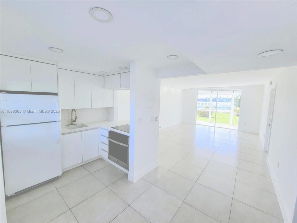 3010 Marcos Dr R110, Aventura, פלורידה 33160, ארצות הברית של אמריקה 