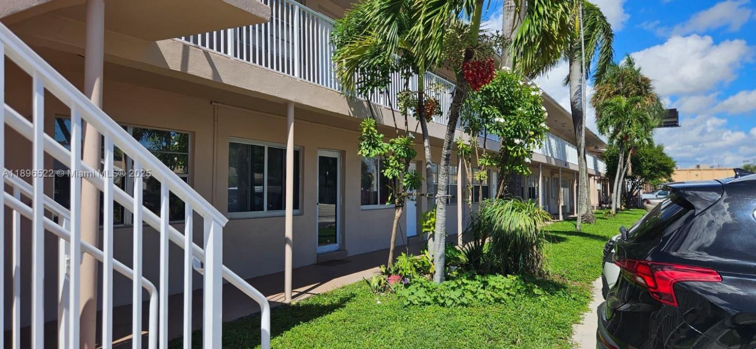 230 SW 11th Ave 14, Hallandale Beach, Floryda 33009, USA