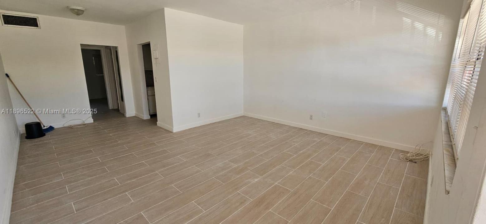 230 SW 11th Ave 14, Hallandale Beach, Floryda 33009, USA