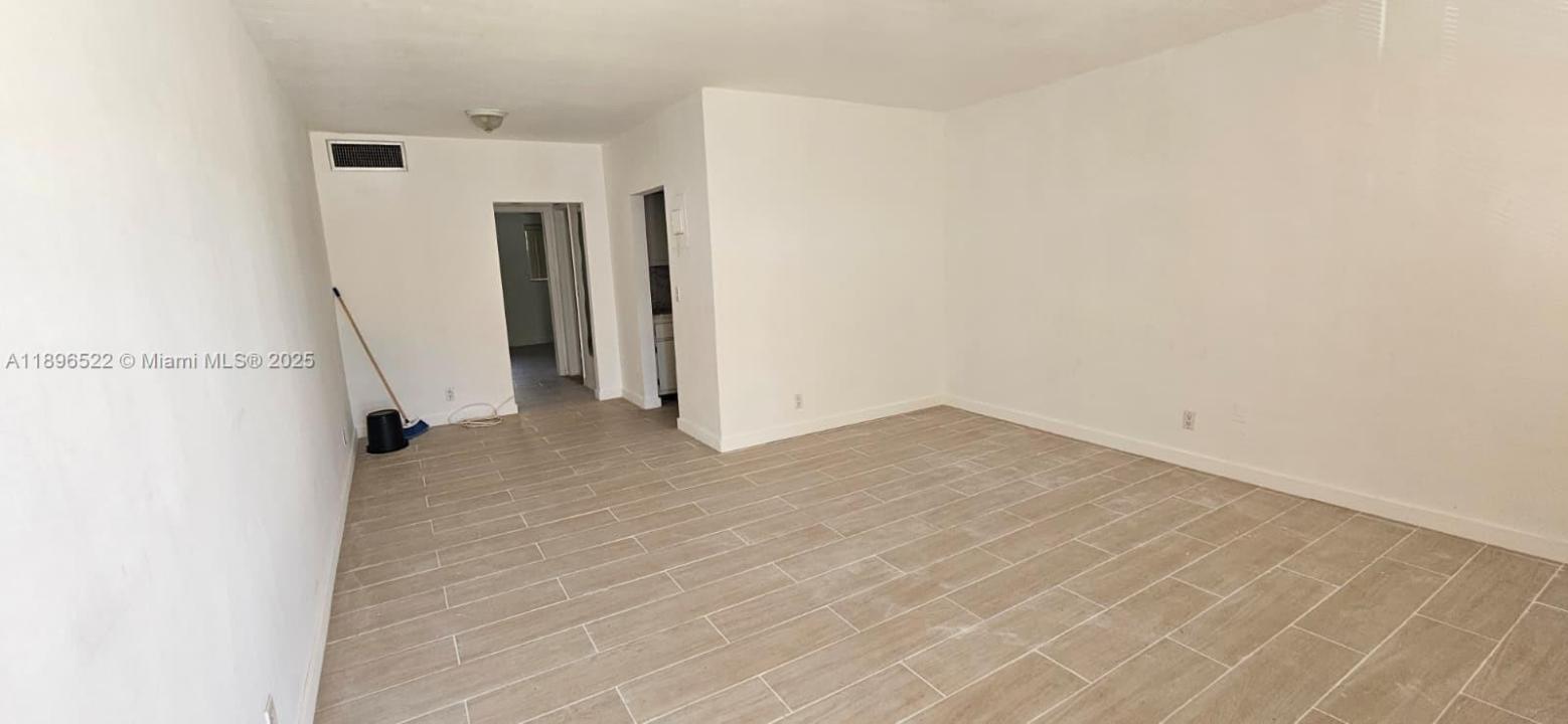 230 SW 11th Ave 14, Hallandale Beach, Floryda 33009, USA