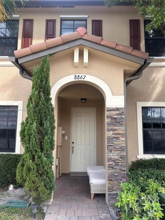 8867 W 35th Way, Hialeah, Florida 33018, USA
