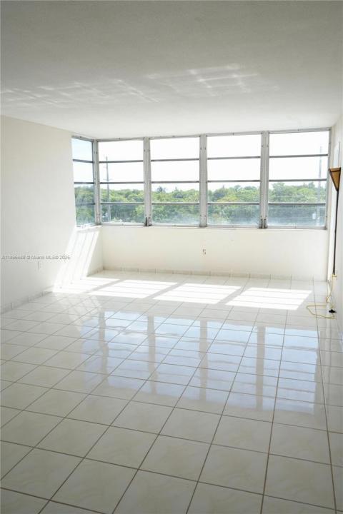 8000 Harding Ave 5F, Miami Beach, Florida 33141