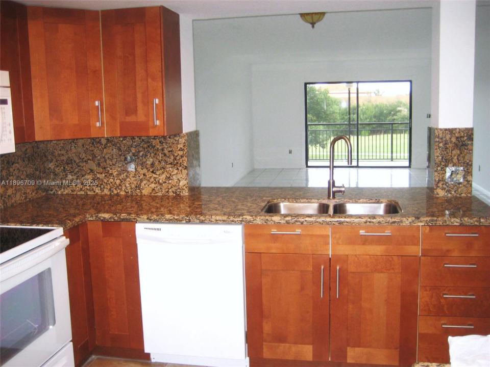16051 Blatt Blvd 310, Weston, Floride 33326, États-Unis
