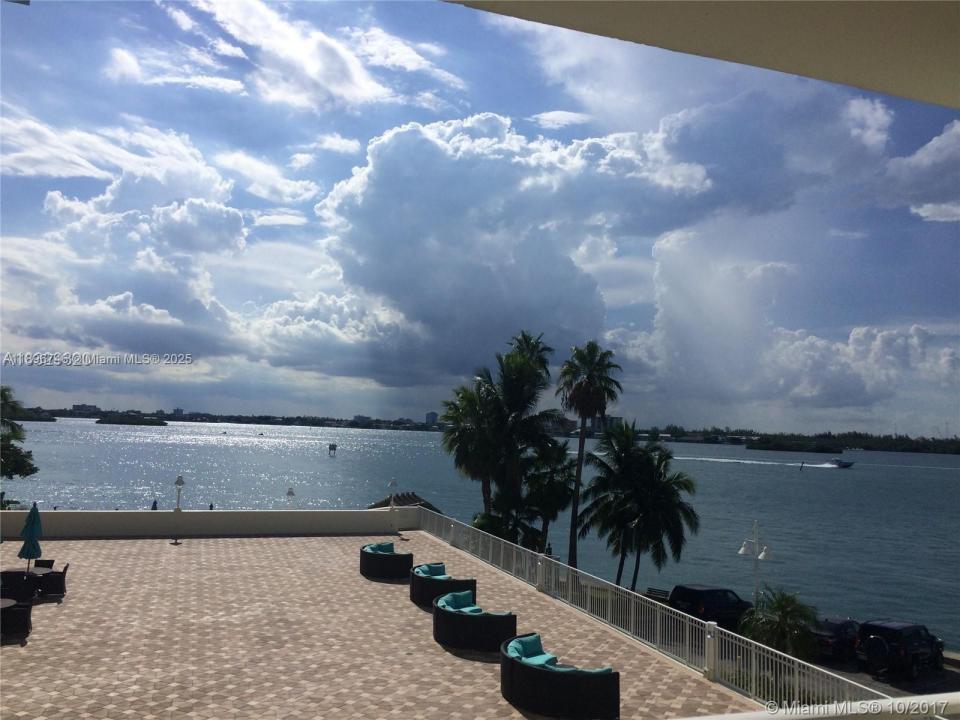 10350 W Bay Harbor Dr 3B, Bay Harbor Islands, Florida 33154, Estados Unidos