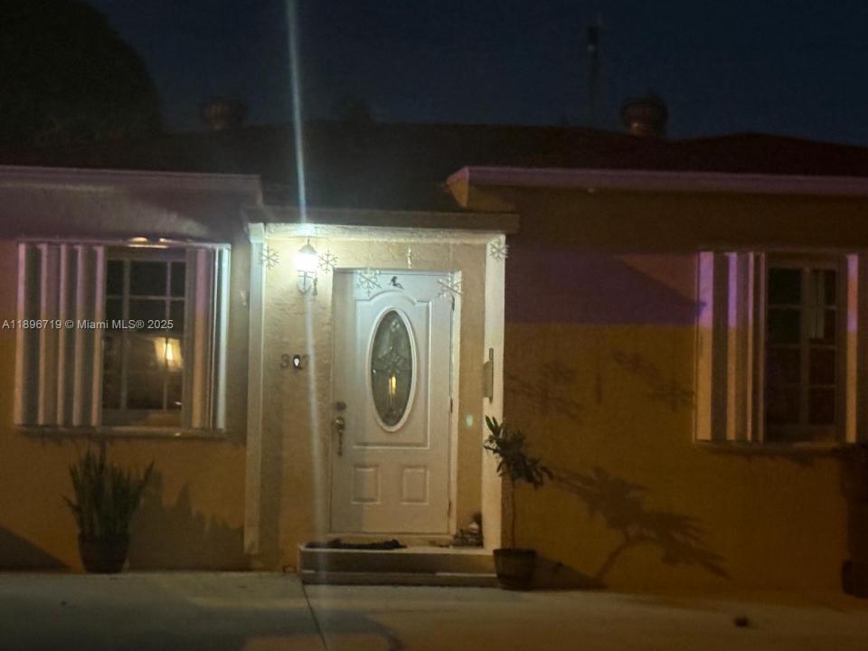 317 E 20th St, Hialeah, فلوريدا 33010, الولايات المتحدة