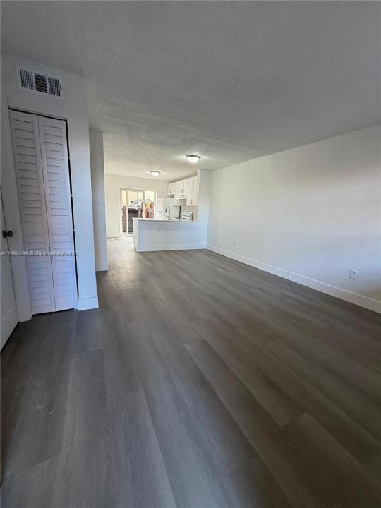 5425 W 24th Ave 16, Hialeah, Флорида 33016, Соединенные Штаты