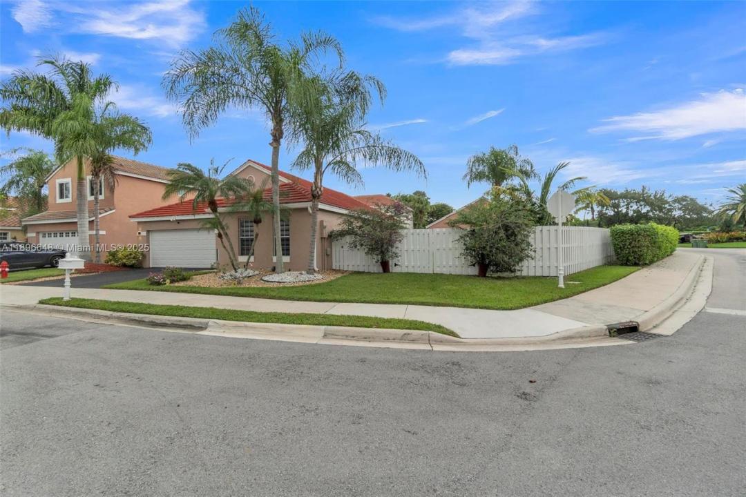 362 Bridgeton Rd, Weston, Florida 33326