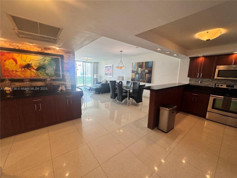 19370 Collins Ave 1427, Sunny Isles Beach, Florida 33160