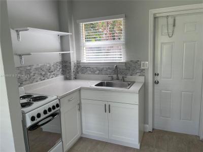 2805 NE 6th Ln 3, Wilton Manors, Florida 33334, USA