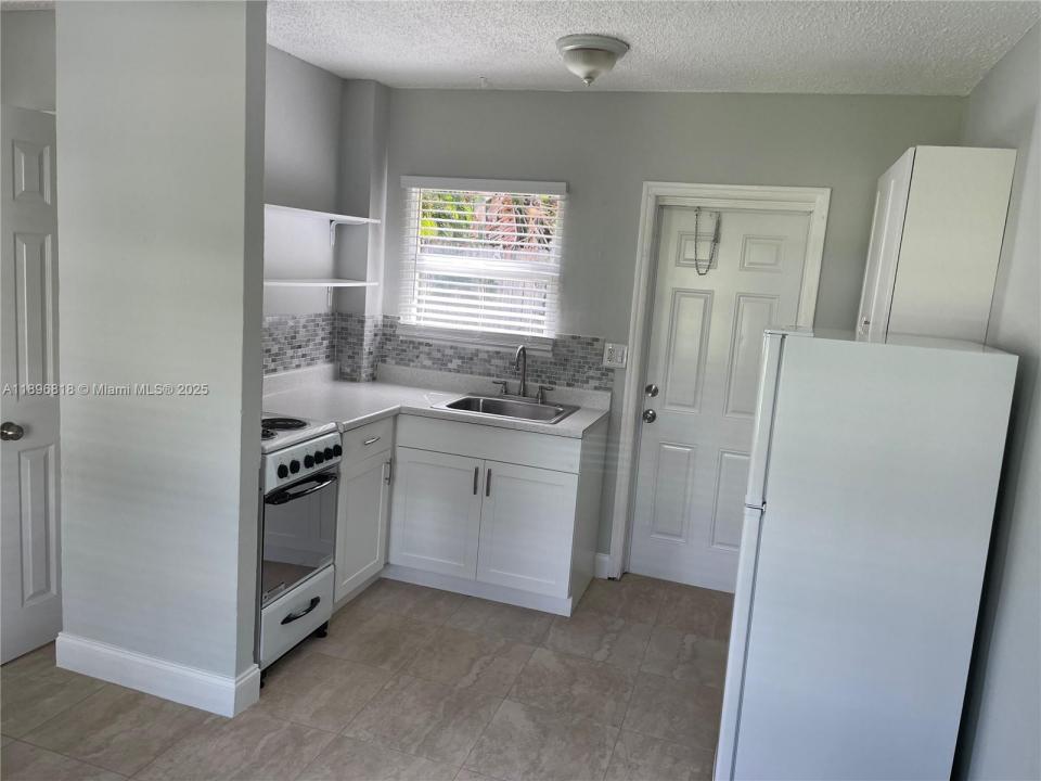 2805 NE 6th Ln 3, Wilton Manors, פלורידה 33334, ארצות הברית של אמריקה