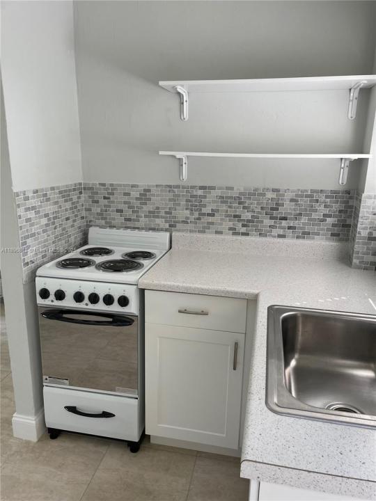 2805 NE 6th Ln 3, Wilton Manors, פלורידה 33334, ארצות הברית של אמריקה