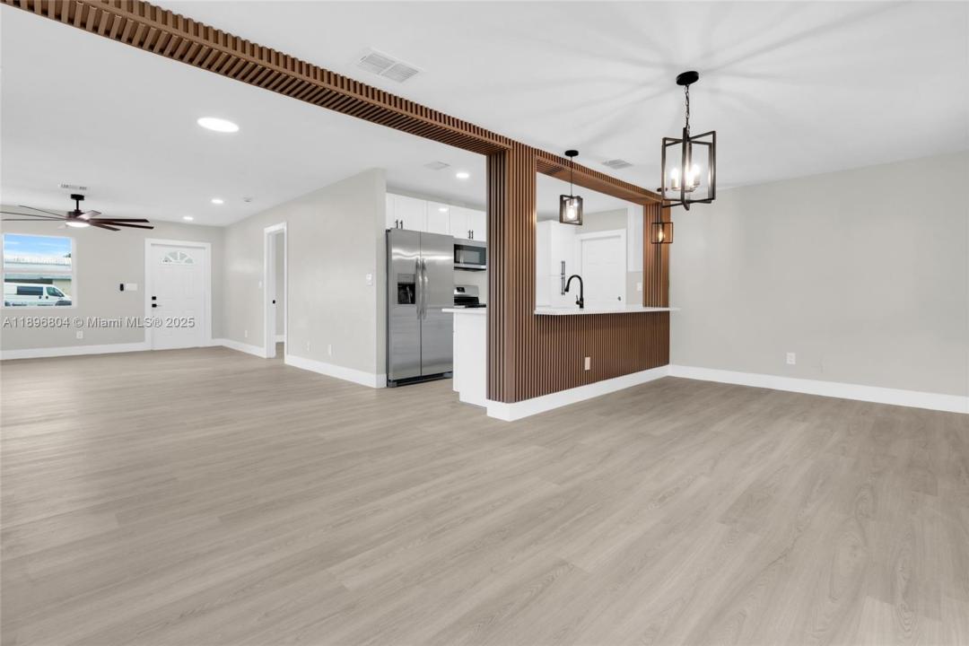 462 Muskegon Ave N, Fort Myers, Florida 33905