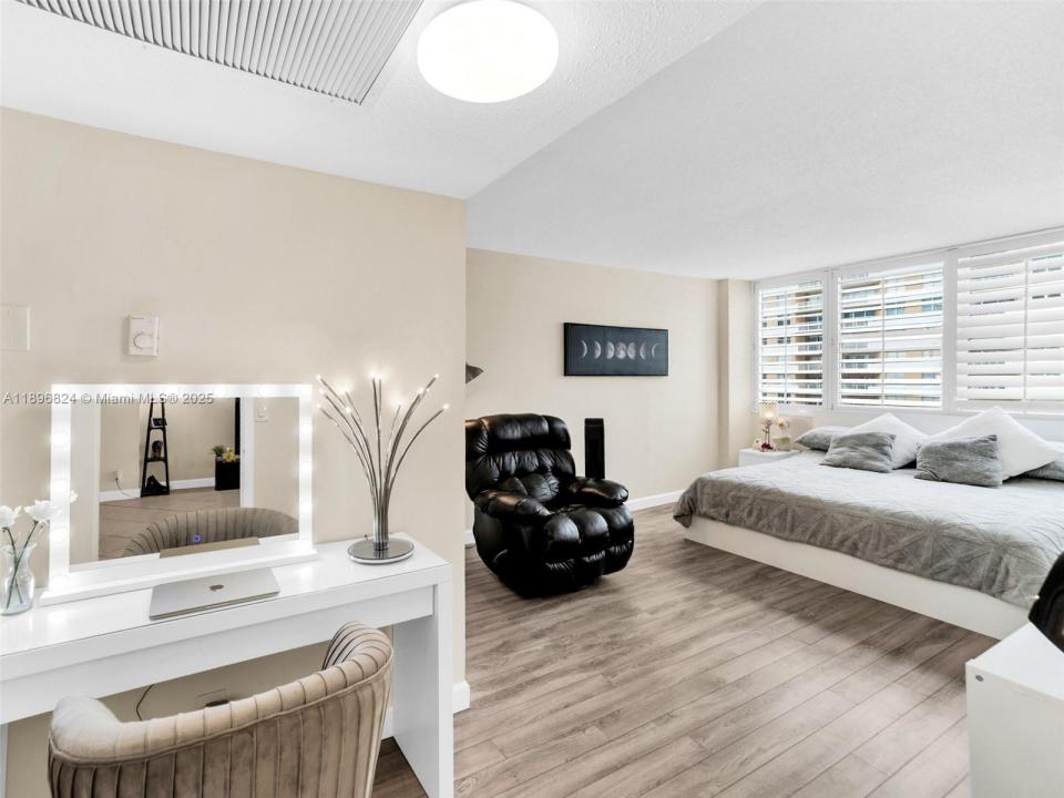 Hallandale Beach, Florida 33009, Stati Uniti