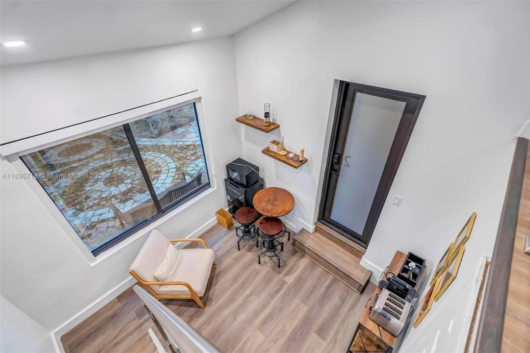 870 NE 82nd St 2, Miami, Florida 33138, Estados Unidos