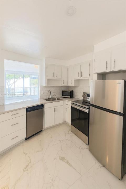 1710 NE 191st St 307-3, Miami, Florida 33179