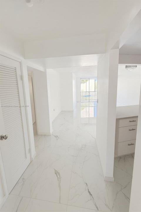 1710 NE 191st St 307-3, Miami, Florida 33179