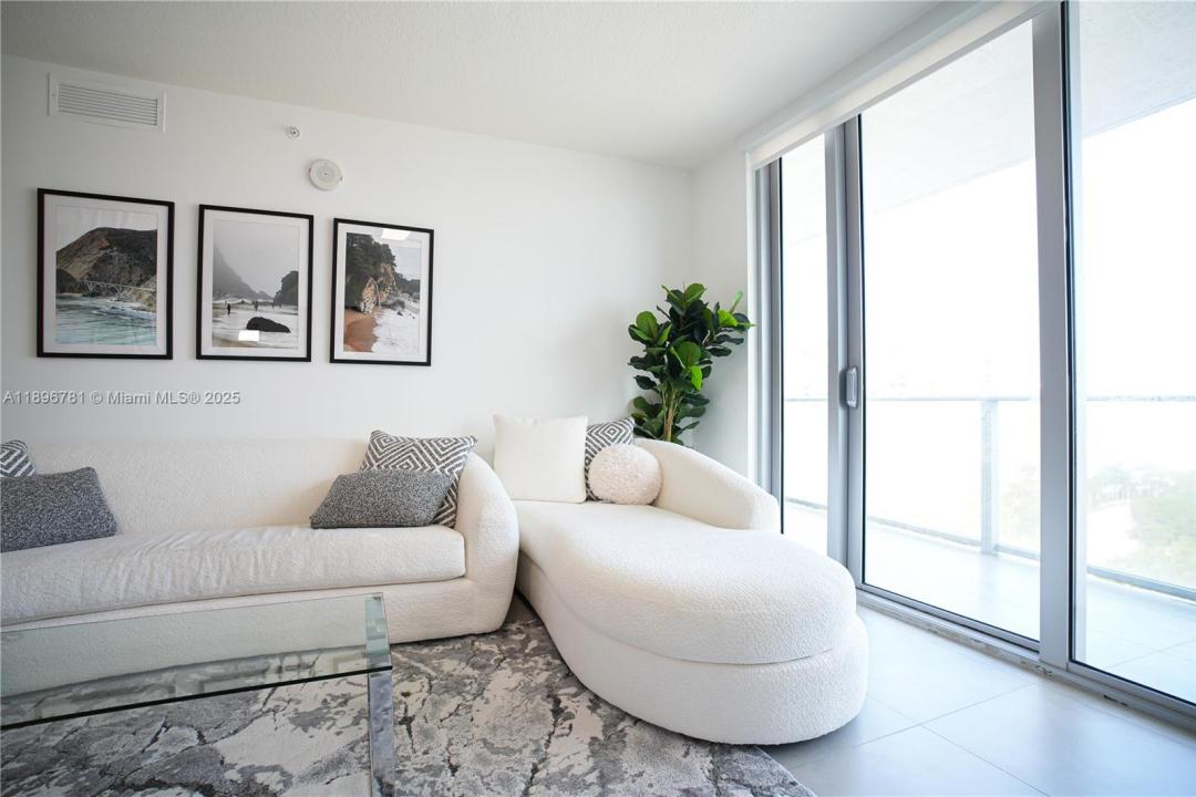 300 Sunny Isles Blvd 4-1603, Sunny Isles Beach, Floride 33160, États-Unis