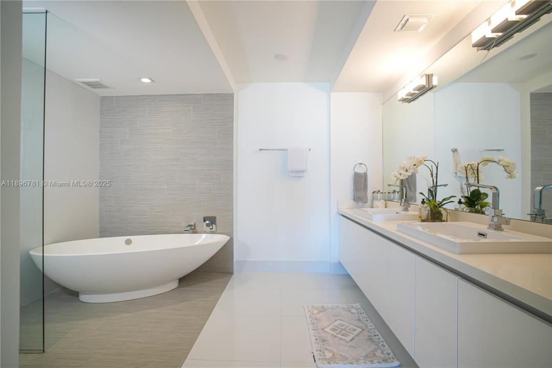 300 Sunny Isles Blvd 4-1603, Sunny Isles Beach, Floride 33160, États-Unis