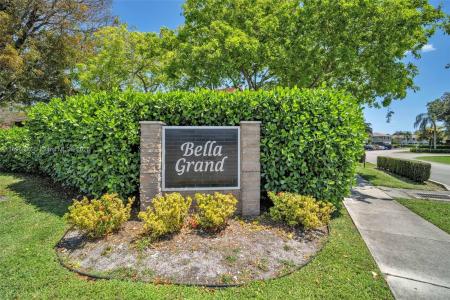 10457 NW 8th St 105, Pembroke Pines, Florida 33026, USA