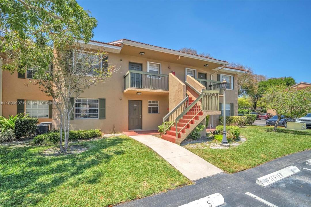 10457 NW 8th St 105, Pembroke Pines, Flórida 33026, Estados Unidos