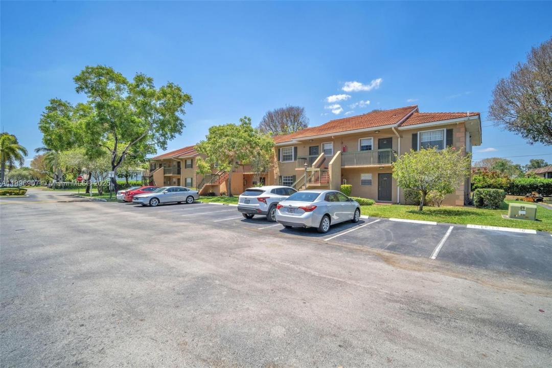 10457 NW 8th St 105, Pembroke Pines, Flórida 33026, Estados Unidos