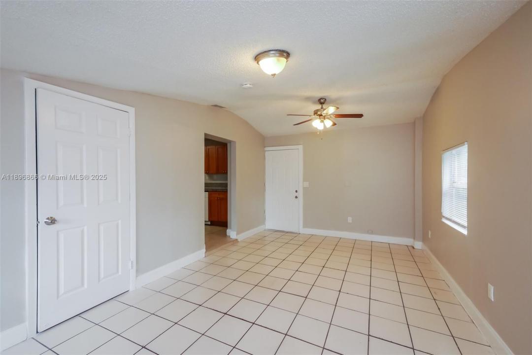 5740 Douglas St, Hollywood, Florida 33021, Estados Unidos