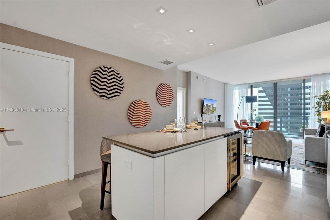 88 SW 7th St 1408, Miami, Florida 33130, Estados Unidos