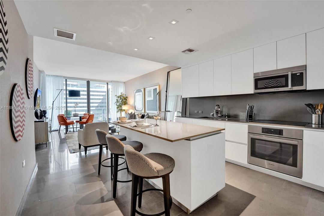 88 SW 7th St 1408, Miami, Florida 33130, Estados Unidos